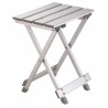 Taburete plegable de aluminio.
