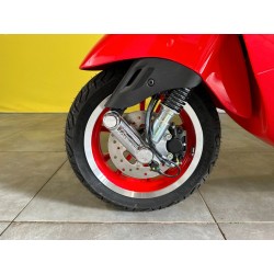 Vespa Primavera 50 Red