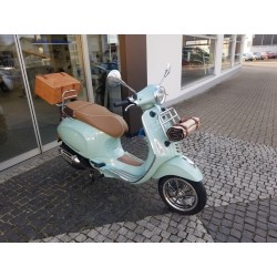 Vespa Primavera Pic Nic 125