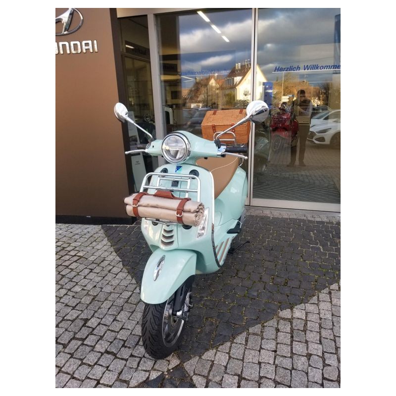 Vespa Primavera Pic Nic 125