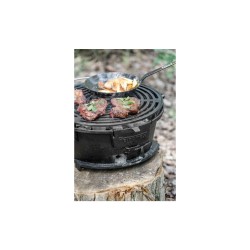 Barbecue en fonte Petromax tg3 et coin cuisine